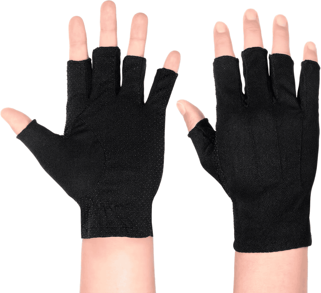 7 Best Sun Gloves for Hiking to Protect Your Hands Without Overheating
